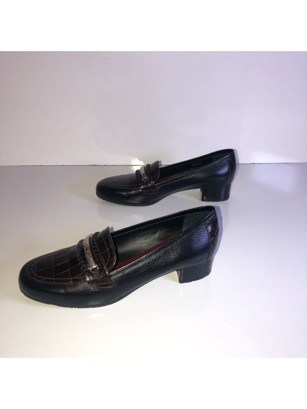 Brighton Alcott Loafers Womens Size 7M Made in Italy Black Brown JAG02 Oxfords